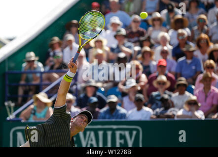 Le Devonshire Park, Eastbourne, Royaume-Uni. 29 Juin, 2019. Tournoi International de Tennis Nature Valley, des célibataires final ; Sam Querrey (USA) sert à Fritz Taylor (USA) : Action de Crédit Plus Sport/Alamy Live News Banque D'Images