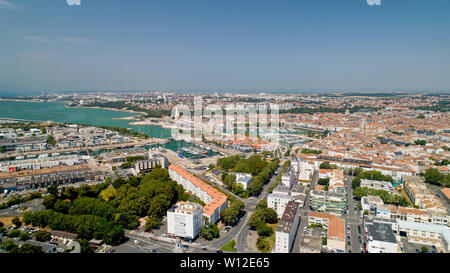 Photographie aérienne de la ville de La Rochelle en Charente Maritime Banque D'Images