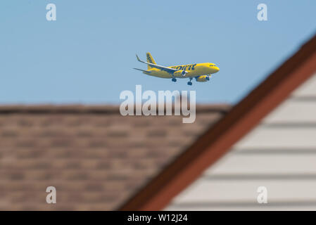 MINNEAPOLIS, MINNESOTA / USA - 29 juin 2019 : avion avion arrivée avec atterrissage à MSP - Minneapolis / St Paul Airport de Mi Banque D'Images