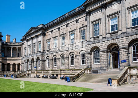 Façade du Old College, abritant la faculté de droit de l'Université d'Édimbourg. Conçu par Robert Adam et complété par William Henry Playfair en 1827. Banque D'Images