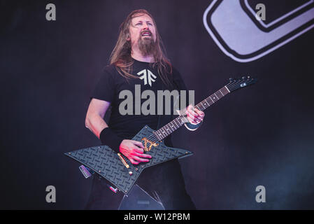 Johan Soderberg , guitariste du groupe de death metal mélodique suédois Amon Amarth, spectacle sur scène à Bologne, au parc 2019 Sonic Bologne f Banque D'Images