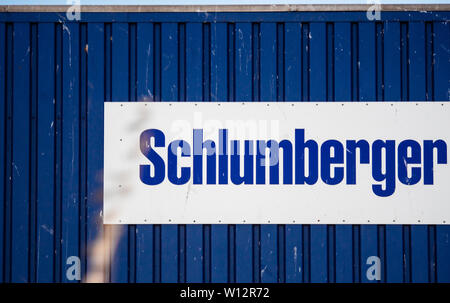 IJmuiden Santpoort Zuid, Pays-Bas - Aug 20, 2018 : Schlumberger logo sur la façade de la représentation de l'administration centrale locale près de port pétrolier - c'est la plus importante entreprise de services pétroliers. Banque D'Images