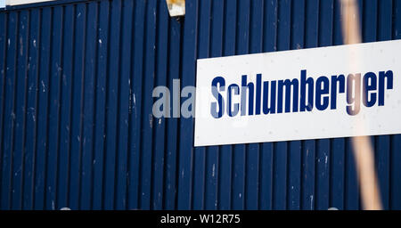 IJmuiden Santpoort Zuid, Pays-Bas - Aug 20, 2018 : Schlumberger logo sur la façade de la représentation de l'administration centrale locale près de port pétrolier - c'est la plus importante entreprise de services pétroliers. Banque D'Images