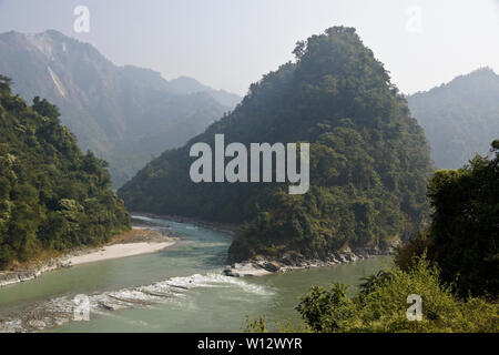 Confluent de Seti Gandaki River avec de la Trisuli (Trishuli) River, district de Chitwan, Népal Banque D'Images