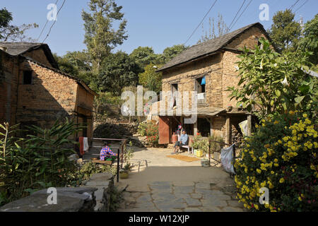 L'architecture traditionnelle Newari dans le poste de traite historique ville de Bandipur, Tanahan District, Népal Banque D'Images