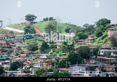 Vue d'un quartier classique à San Miguelito, l'une des plus peuplées du Panama district Banque D'Images