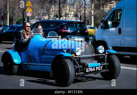 Au cours de la fahsion Street Fashion Week de Paris. (Photo de Mauro del Signore / Pacific Press) Banque D'Images