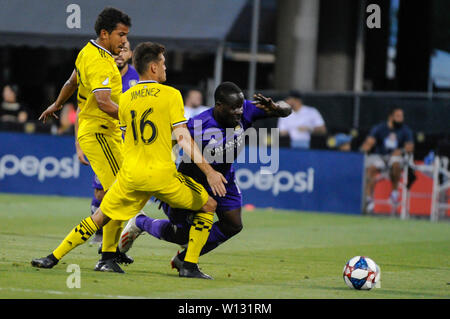 Samedi, 29 juin, 2019 : Columbus Crew milieu SC Hector Jimenez (16) et de la ville d'Orlando en avant Benji Michel (19) de la première moitié du match entre Orlando City SC et Columbus Crew Stadium, à MAPFRE à Columbus OH. Crédit Photo obligatoire : Dorn Byg/Cal Sport Media. La Ville d'Orlando 2 - Columbus Crew SC 0 à la fin du match Banque D'Images