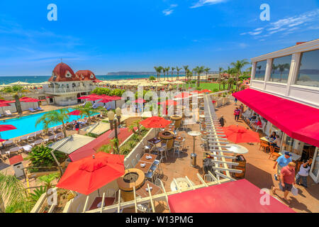 San Diego, California, United States - 1 août 2018 : Vue aérienne de l'océan Pacifique dans la côte ouest de l'hôtel Coronado historique ci-dessus, beach resort lieu Banque D'Images