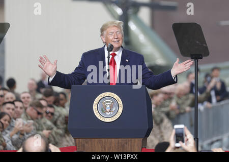 Osan, Seoul, Corée du Sud. 30 Juin, 2019. 30 juin 2019-Osan, en Corée du Sud et les Etats-Unis Le Président Donald Trump discours à Osan base aérienne militaire pour leurs soldats rencontrent des cas à la base aérienne Osan Osan en Corée du Sud, le président américain Donald Trump.nord-coréen répondre Leder Kim Jong Un aujourd'hui au village de la trêve Panmunjom. Credit : Ryu Seung-Il/ZUMA/Alamy Fil Live News Banque D'Images