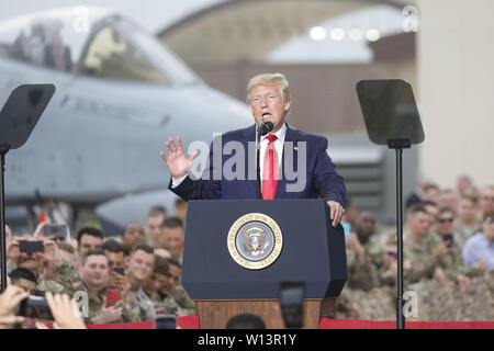 Osan, Seoul, Corée du Sud. 30 Juin, 2019. 30 juin 2019-Osan, en Corée du Sud et les Etats-Unis Le Président Donald Trump discours à Osan base aérienne militaire pour leurs soldats rencontrent des cas à la base aérienne Osan Osan en Corée du Sud, le président américain Donald Trump.nord-coréen répondre Leder Kim Jong Un aujourd'hui au village de la trêve Panmunjom. Credit : Ryu Seung-Il/ZUMA/Alamy Fil Live News Banque D'Images