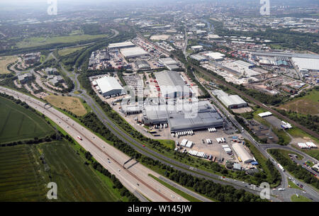 Vue aérienne de l'industrie sur Haigh Park Road à proximité de la sortie 44 de l'autoroute M1, Stourton, Leeds Banque D'Images