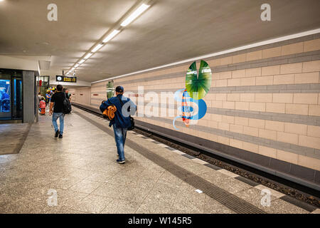 U Kurt Schumacher Platz, métro U-Bahn station ferroviaire intérieur, Reinickendorf-Berlin Banque D'Images