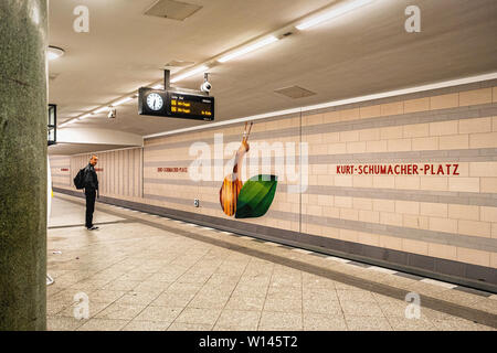 U Kurt Schumacher Platz, métro U-Bahn station ferroviaire intérieur, Reinickendorf-Berlin Banque D'Images