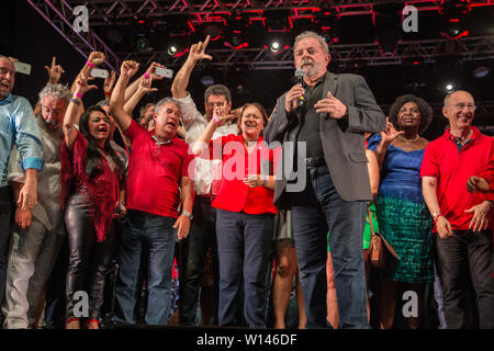 Rio de Janeiro, Brésil. Frebuary 27, 2016 : l'ancien Président du Brésil, Luis Inacio Lula da Silva, prononce un discours lors d'une réunion du Parti des travailleurs Banque D'Images