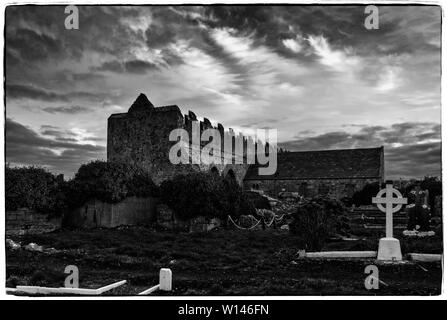 Cathédrale d'Ardfert se trouve sur le site d'un monastère fondé par Saint Brendan dans e 6e siècle.Le site dispose de 3 églises médiévales. Banque D'Images