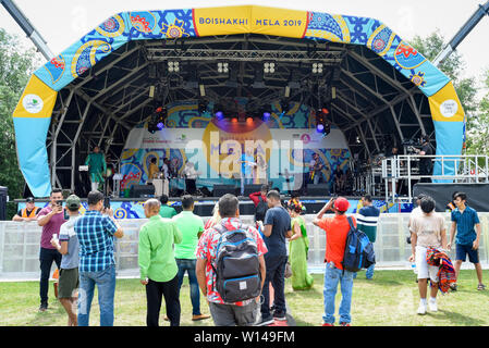 Londres, Royaume-Uni. 30 juin 2019. L'événement scène à Boishakhi Mela, un festival célébrant la nouvelle année Bengali. L'événement annuel commence avec un défilé près de Brick Lane suivie de festivités culturelles au champs des tisserands, le coeur de Banglatown dans la capitale. Crédit : Stephen Chung / Alamy Live News Banque D'Images