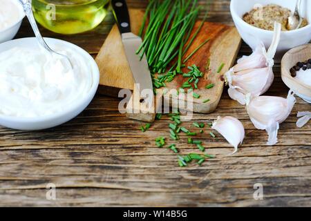 Ingrédients pour faire de la crème aigre Dijon les vinaigrettes, copy space Banque D'Images