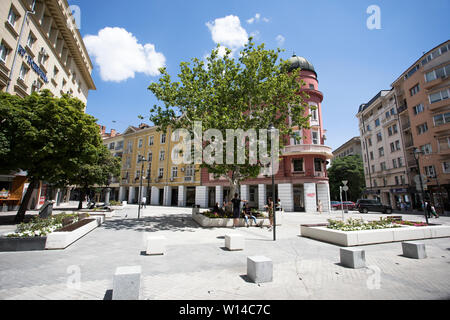 SOFIA, BULGARIE - 30 juin 2019 : Rénové 'Garibaldi' Square dans le centre-ville de Sofia, Bulgarie Banque D'Images