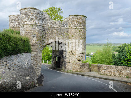 Passerelle en pierre ancienne vers 1300, à la petite ville de Rye, East Sussex, Kent Banque D'Images