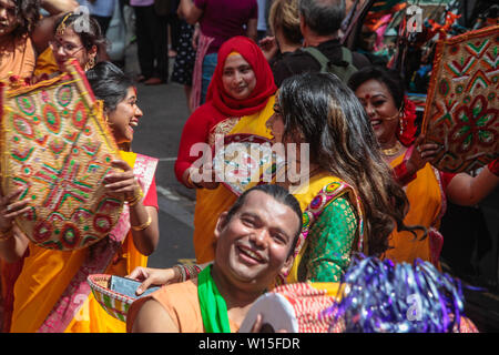 Londres, Royaume-Uni. 30 juin 2019. Le terme "Boishakhi Mela' remonte au règne Moghol lorsque l'empereur Akbar a introduit la nouvelle année Bangla. Depuis le début de la nouvelle année, Bangla Bengalis ont célébré le Pohela Boishakh en organisant une mela traditionnel ou juste. En Bengali, Boishakh est le premier mois de l'année civile faisant Bangla Pohela Boishakh le premier jour de la nouvelle année de Bangla. Banque D'Images