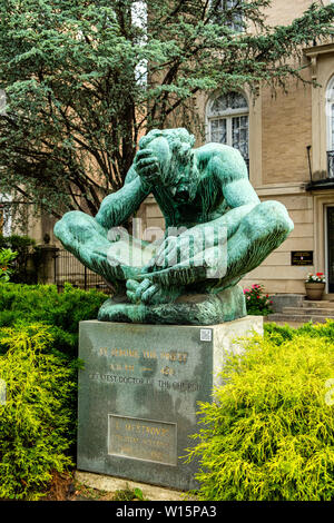 Saint Jérôme le prêtre Statue, Ambassade de Croatie, 2343 Massachusetts Avenue NW, Washington DC Banque D'Images