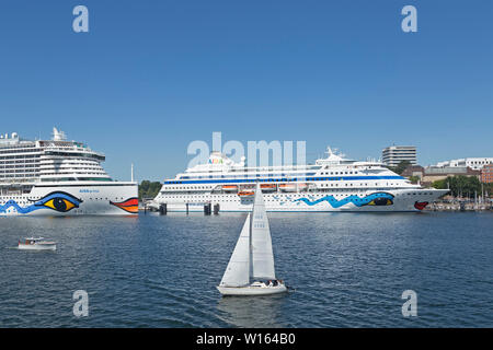 Les navires de croisière AIDA prima et AIDA Cara, 125. Semaine de Kiel, Kiel, Schleswig-Holstein, Allemagne Banque D'Images