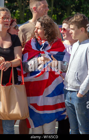 Sa Majesté la reine est arrivée à Croy gare sur le train royal, lors d'une visite à Cumbernauld à proximité, l'Écosse. Elle rencontre les élèves de Greenfaulds High School de la ville, tout en visitant une exposition là. Banque D'Images