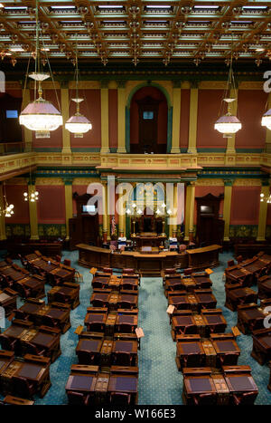 Intérieur de la Chambre des représentants à l'intérieur de la Michigan State Capitol, qui a ouvert ses portes le 1er janvier 1879 à Lansing, Michigan le Samedi, 29 juin, 2018. Il a été conçu par l'architecte Elie E. Myers, et est l'une des premières capitales de l'état d'être surmontée d'un dôme en fonte noble, qui a été modelé sur le dôme de l'United States Capitol à Washington, DC. Credit : Ron Sachs/CNP | conditions dans le monde entier Banque D'Images