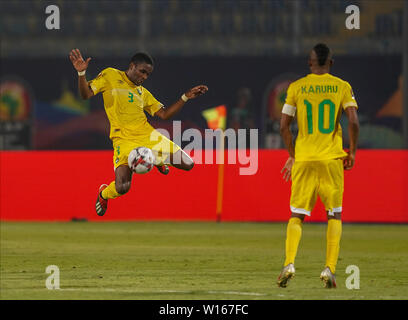 Le Caire, Égypte. 30 Juin, 2019. Danny Phiri du Zimbabwe au cours de la coupe d'Afrique des Nations 2019 match entre le Zimbabwe et la RD Congo au stade le 30 juin au Caire, en Egypte. Ulrik Pedersen/CSM/Alamy Live News Banque D'Images