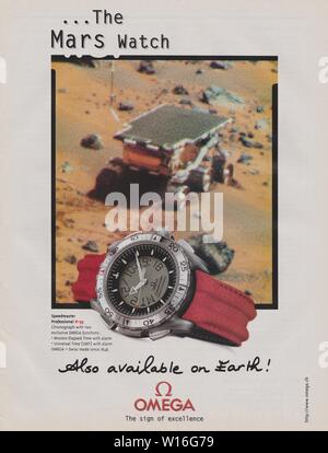 Affiche publicitaire de OMEGA watch magazine, mars 1998, le slogan Watch, une publicité, une publicité à partir d'OMEGA créative des années 1990 Banque D'Images