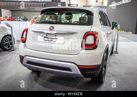 Poznan, Pologne, mars 2019 Fiat blanc 500X, Poznan International Motor Show, croisement d'un véhicule utilitaire sport (VUS) fabriqués par Fiat Banque D'Images