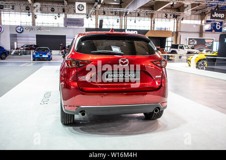 Poznan, Pologne, mars 2019 rouge métallique tout nouveau Mazda CX-5 AWD à Poznan International Motor Show, crossover SUV fabriqué au Japon par Mazda Banque D'Images