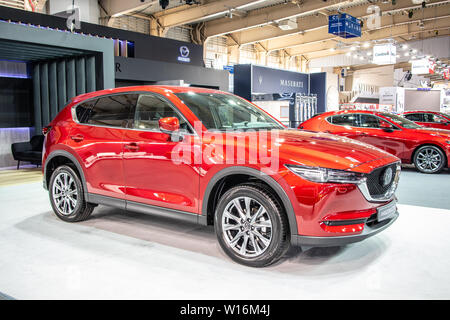 Poznan, Pologne, mars 2019 rouge métallique tout nouveau Mazda CX-5 AWD à Poznan International Motor Show, crossover SUV fabriqué au Japon par Mazda Banque D'Images