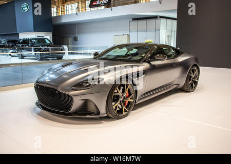 Poznan, Pologne, mars 2019 Aston Martin DBS Superleggera, Poznan International Motor Show, voitures de rêve, en super grand tourer par Aston Martin Banque D'Images