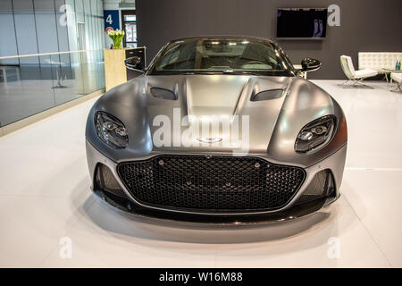 Poznan, Pologne, mars 2019 Aston Martin DBS Superleggera, Poznan International Motor Show, voitures de rêve, en super grand tourer par Aston Martin Banque D'Images