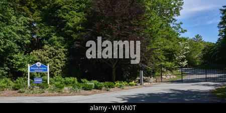 Falmouth, MA - le 15 juin 2019 : Entrée de Falmouth Academy, un organisme sans but lucratif, coed, collège privé-journée préparatoire pour les élèves de l'école sept à douze Banque D'Images