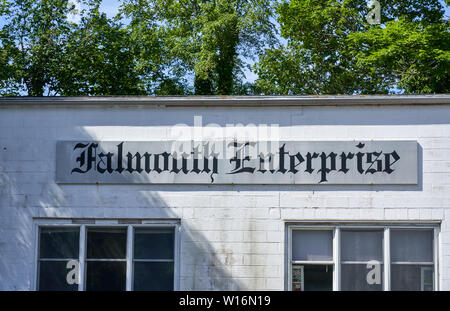 Falmouth, MA - le 15 juin 2019 : l'entreprise de Falmouth est un journal hebdomadaire local. Banque D'Images