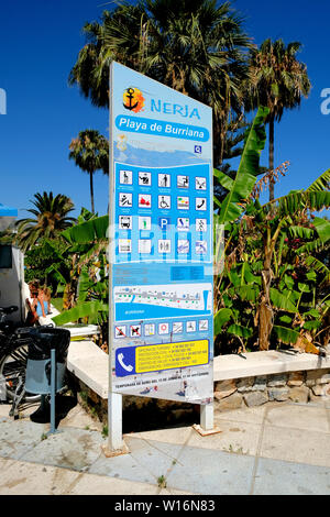 Playa de Burriana beach et sécurité informations inscription pour les visiteurs et les touristes, Nerja, province de Malaga, Espagne. Banque D'Images