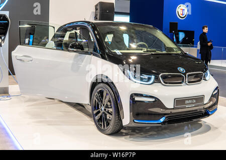 Poznan, Pologne, Mars 2019 : BMW i3s à Poznan International Motor Show, haut-toit hayon électrique fabriquée et commercialisée par BMW Banque D'Images