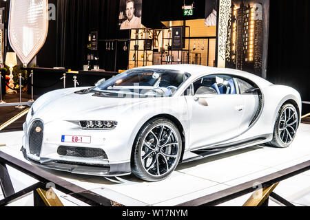 Bruxelles, Belgique, Jan 2019 : argent métallique Bugatti Chiron à Bruxelles Salon de l'automobile, voitures de rêve, site d'exposition Bugatti Banque D'Images