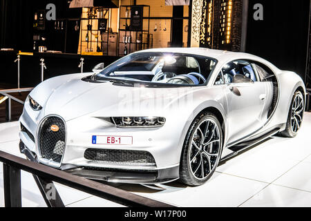 Bruxelles, Belgique, Jan 2019 : argent métallique Bugatti Chiron à Bruxelles Salon de l'automobile, voitures de rêve, site d'exposition Bugatti Banque D'Images