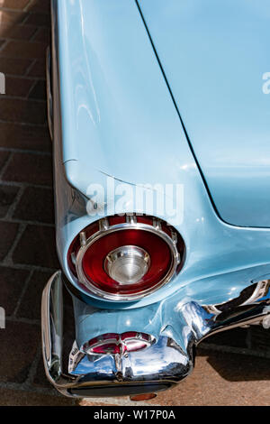 Bad Ragaz, SG / Suisse - 23 juin 2019 : détail de l'aile arrière et le feu arrière d'un sky blue 1998 Ford Mustang convertible à l'Heidi Classic Banque D'Images