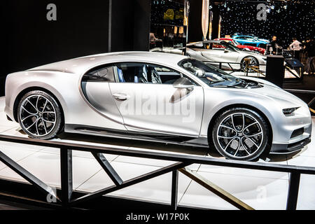 Bruxelles, Belgique, Jan 2019 : argent métallique Bugatti Chiron à Bruxelles Salon de l'automobile, voitures de rêve, site d'exposition Bugatti Banque D'Images
