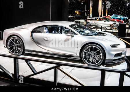 Bruxelles, Belgique, Jan 2019 : argent métallique Bugatti Chiron à Bruxelles Salon de l'automobile, voitures de rêve, site d'exposition Bugatti Banque D'Images