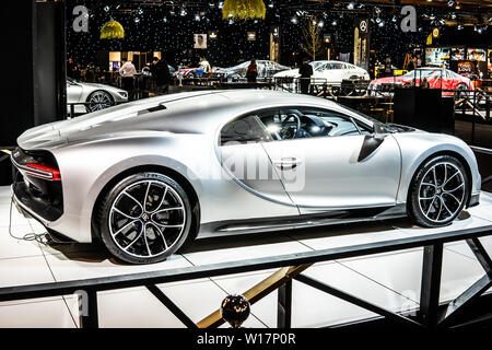 Bruxelles, Belgique, Jan 2019 : argent métallique Bugatti Chiron à Bruxelles Salon de l'automobile, voitures de rêve, site d'exposition Bugatti Banque D'Images