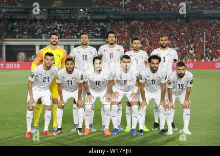 Le Caire, Égypte. 30 Juin, 2019. Les joueurs de l'Égypte de poser pour les photos avant la coupe d'Afrique des Nations 2019 group un match entre l'Egypte et l'Ouganda au Caire, Égypte, 30 juin 2019. Credit : Wang Teng/Xinhua/Alamy Live News Banque D'Images