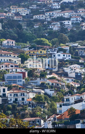 Téléphérique de Funchal monte sur une bonne journée ensoleillée, Funchal, Madeira, Portugal, Union européenne Banque D'Images