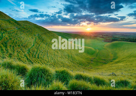 Plus de coucher de soleil spectaculaire la crèche sur White Horse Hill à Uffington dans Oxforshire, c'est sur le chemin de randonnée longue distance Ridgeway et fait partie d'e Banque D'Images