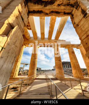 Temple d'Athéna Nike Propylaea ancienne entrée Gateway Ruines Acropole Athènes - Grèce, personne ne Banque D'Images